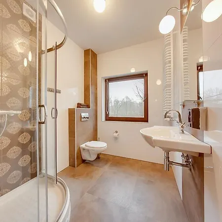 リゾート Restauracja Bialy Wierzbna *