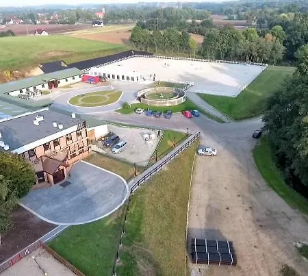 リゾート Restauracja Bialy Wierzbna *