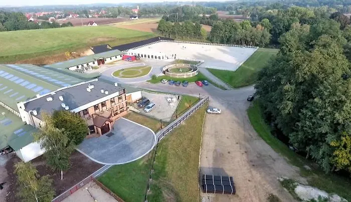 Feriested Restauracja Bialy Wierzbna *